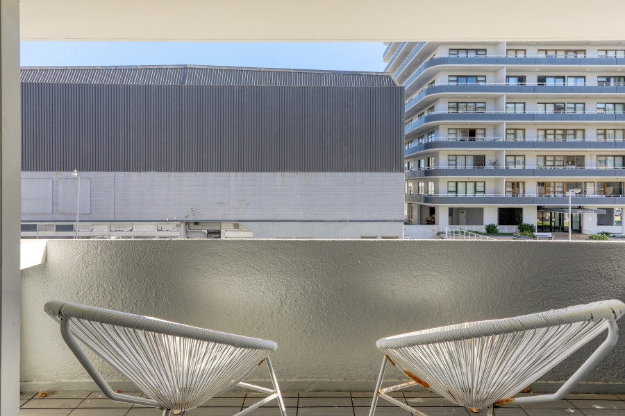 2 Bedroom Property for Sale in Sea Point Western Cape